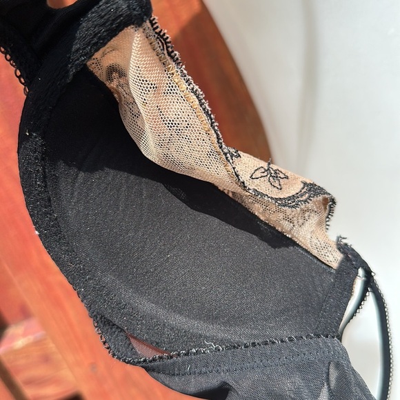 Victoria's Secret Black and Cream Lace Bra Size 34B - Picture 10 of 10